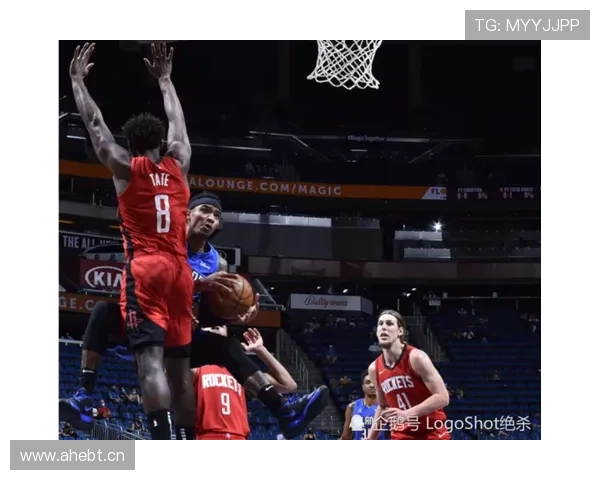 卡斯尔无球跑动制造错位，提升魔术外线进攻效率